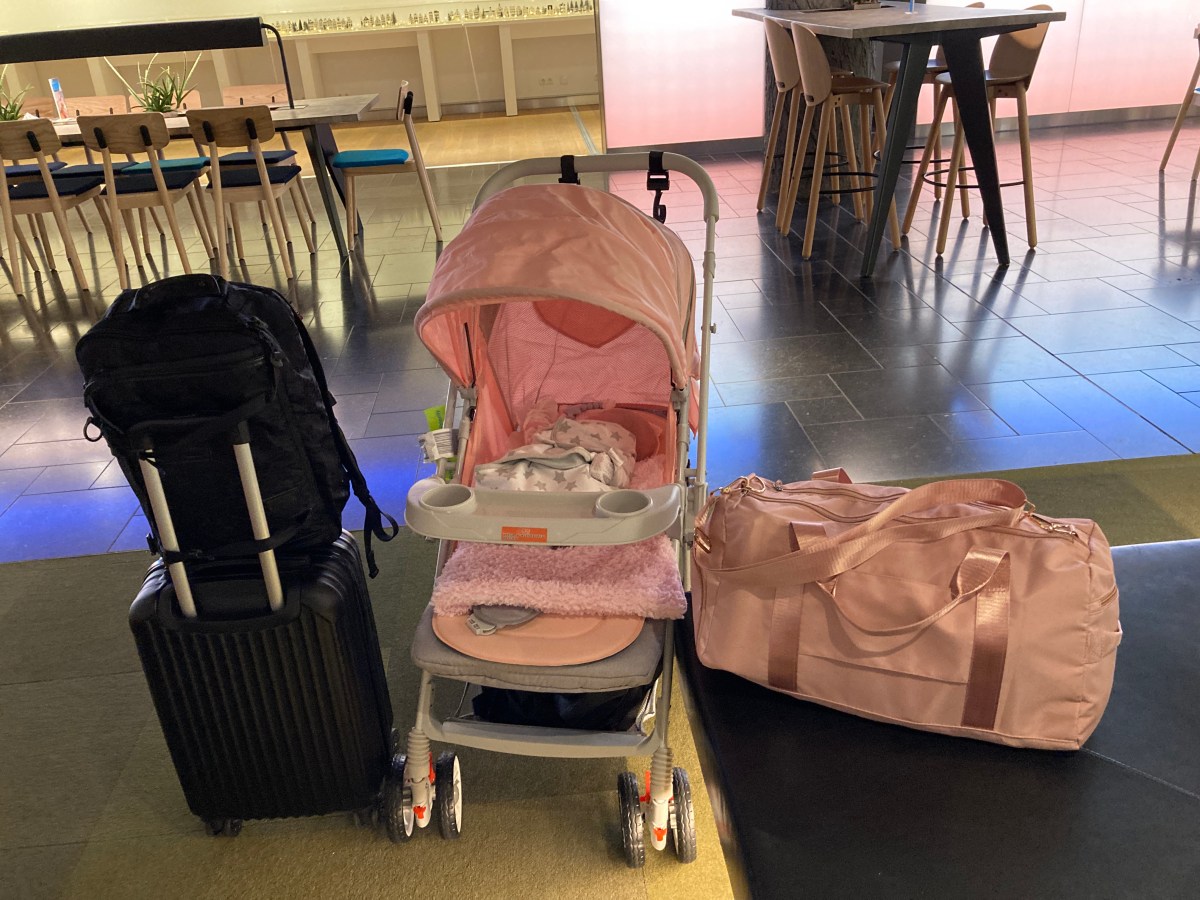 新生兒一打一長途飛行 疫情當下完勝30小時6次起降3個機場