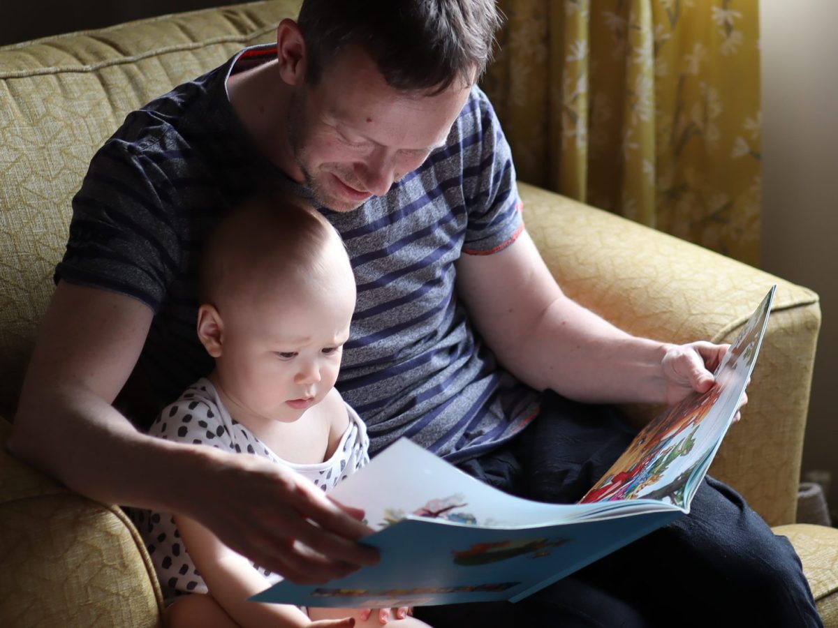 【親子共讀不嫌早！】：從0歲就可以開始培養的閱讀能力｜龍媽愛育兒｜Dragon_mama_uk。龍媽媽在英國。