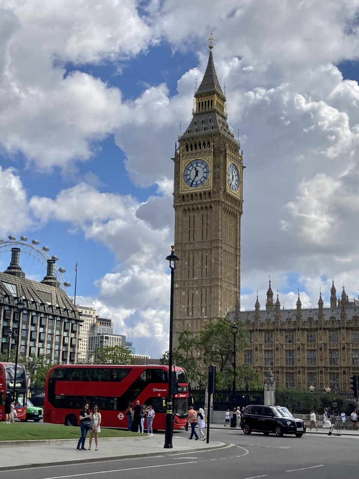 英國倫敦購物》土產掃貨走起！Burberry Outlet 博柏利倫敦暢貨中心Dragon mama uk 龍媽媽在英國｜龍三來了